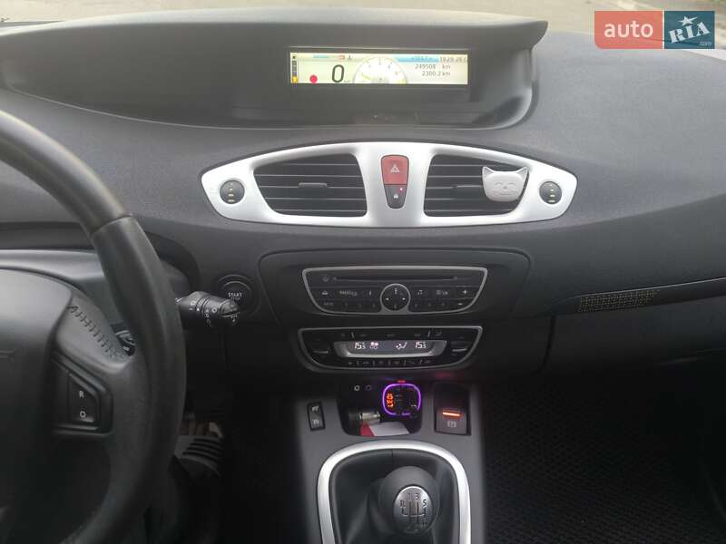 Минивэн Renault Scenic 2009 в Остроге