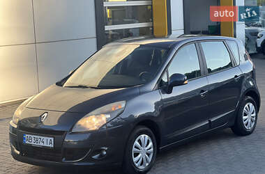 Минивэн Renault Scenic 2010 в 