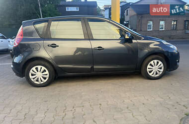 Минивэн Renault Scenic 2010 в 