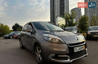 Минивэн Renault Scenic 2012 в 