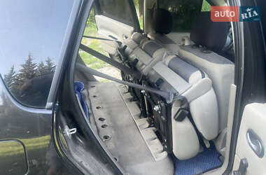 Минивэн Renault Scenic 2004 в 