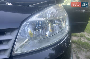 Минивэн Renault Scenic 2004 в 