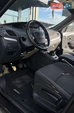Мінівен Renault Scenic 2011 в 