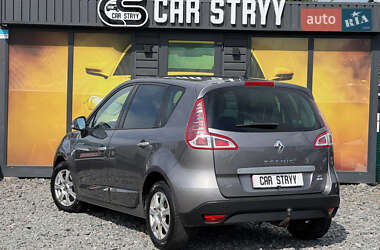 Минивэн Renault Scenic 2011 в 