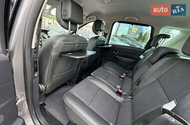 Минивэн Renault Scenic 2011 в 