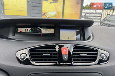 Минивэн Renault Scenic 2011 в 
