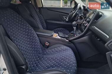 Минивэн Renault Scenic 2017 в 