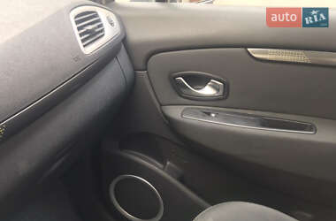 Минивэн Renault Scenic 2010 в 