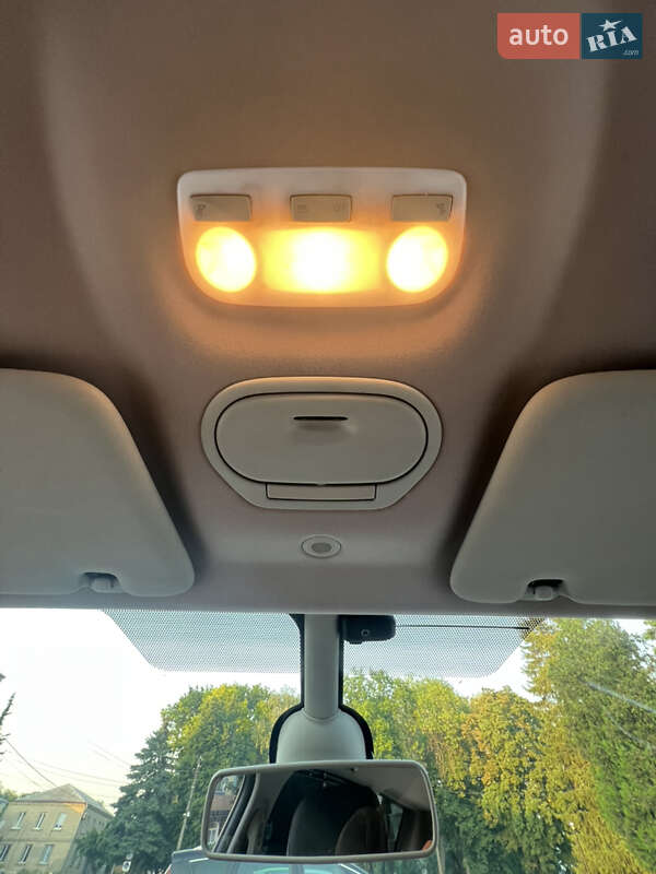 Минивэн Renault Scenic 2014 в Краснограде