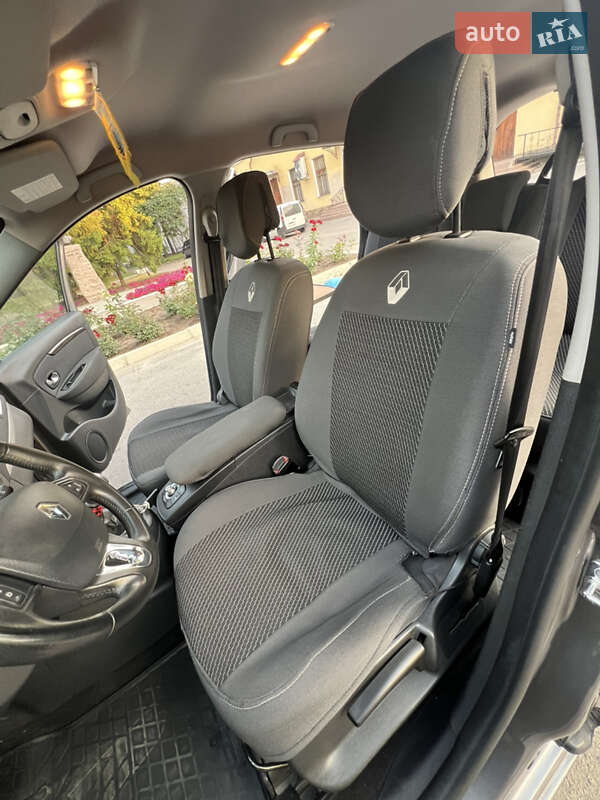 Минивэн Renault Scenic 2014 в Краснограде