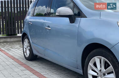 Минивэн Renault Scenic 2010 в 