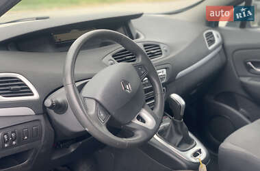 Минивэн Renault Scenic 2010 в 
