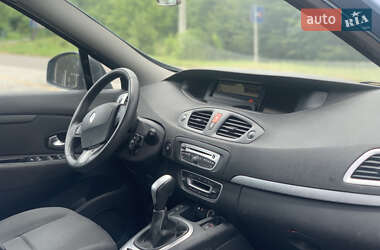 Минивэн Renault Scenic 2010 в 
