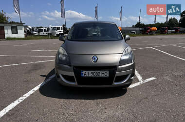 Минивэн Renault Scenic 2011 в 