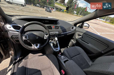 Минивэн Renault Scenic 2011 в 