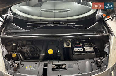 Минивэн Renault Scenic 2011 в 