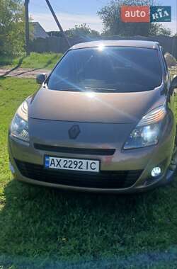 Минивэн Renault Scenic 2010 в Валках
