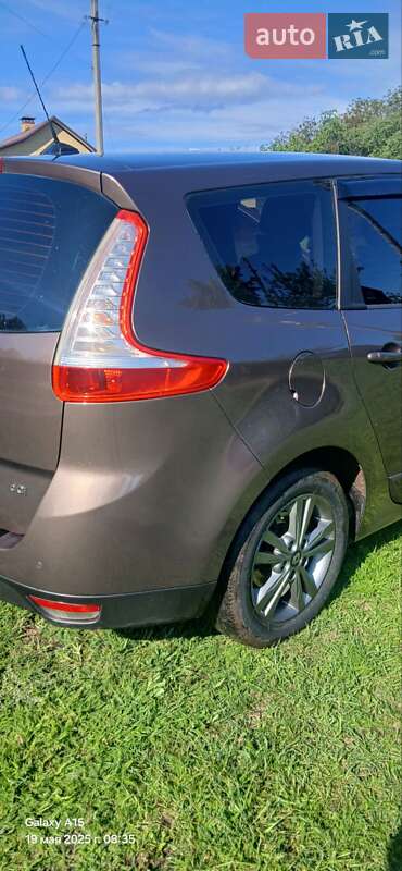Минивэн Renault Scenic 2010 в Валках