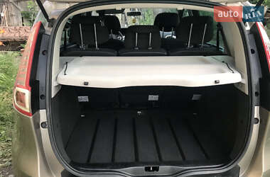 Минивэн Renault Scenic 2010 в 
