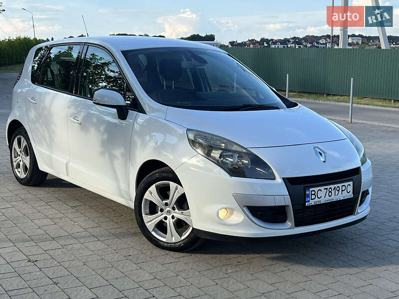 Минивэн Renault Scenic 2011 в 