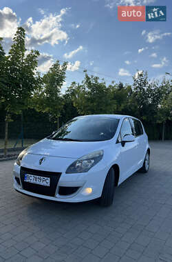 Минивэн Renault Scenic 2011 в 