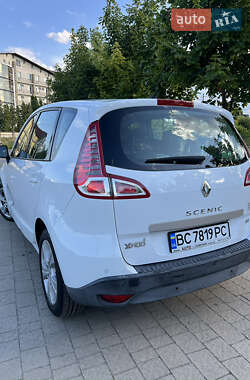 Минивэн Renault Scenic 2011 в 