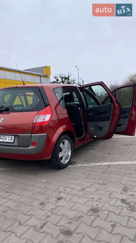 Минивэн Renault Scenic 2003 в Дубно