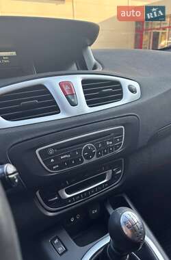 Минивэн Renault Scenic 2010 в 