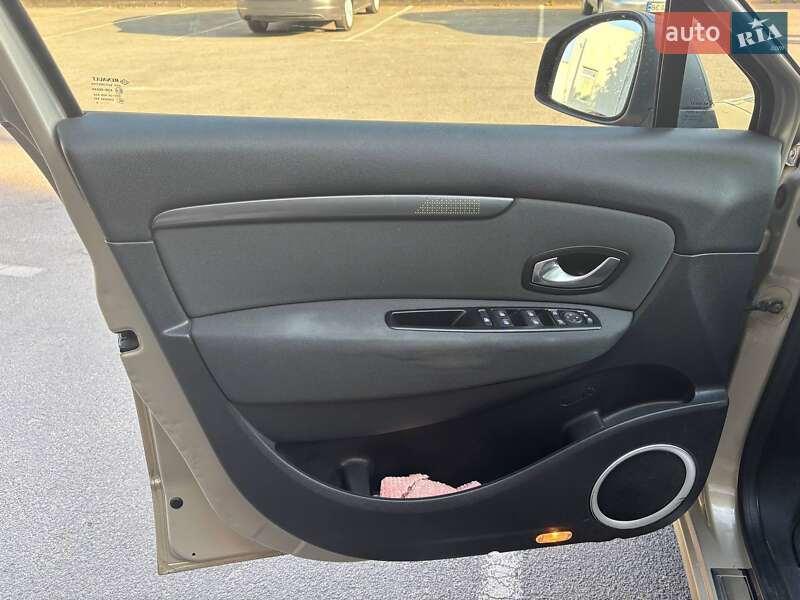 Минивэн Renault Scenic 2010 в Житомире