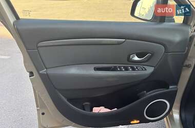 Минивэн Renault Scenic 2010 в 