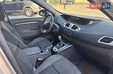 Минивэн Renault Scenic 2010 в 