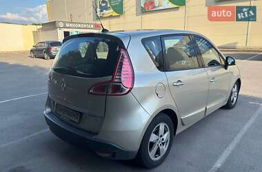 Минивэн Renault Scenic 2010 в 