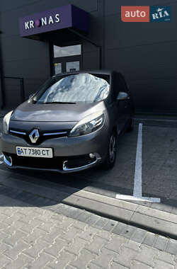 Минивэн Renault Scenic 2013 в 