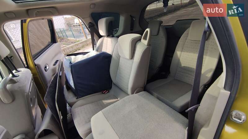 Минивэн Renault Scenic 2004 в Житомире
