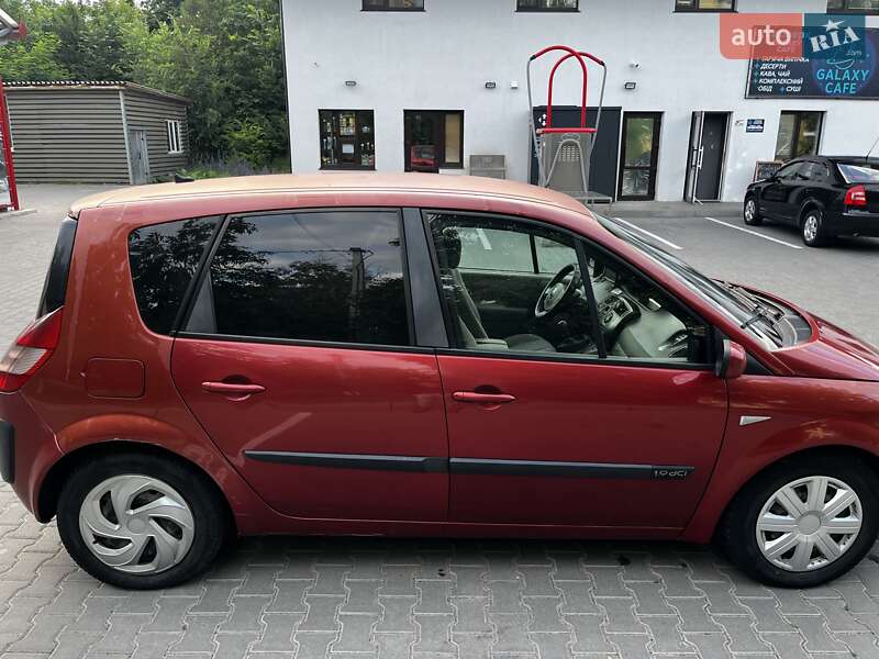 Минивэн Renault Scenic 2005 в Ладыжине