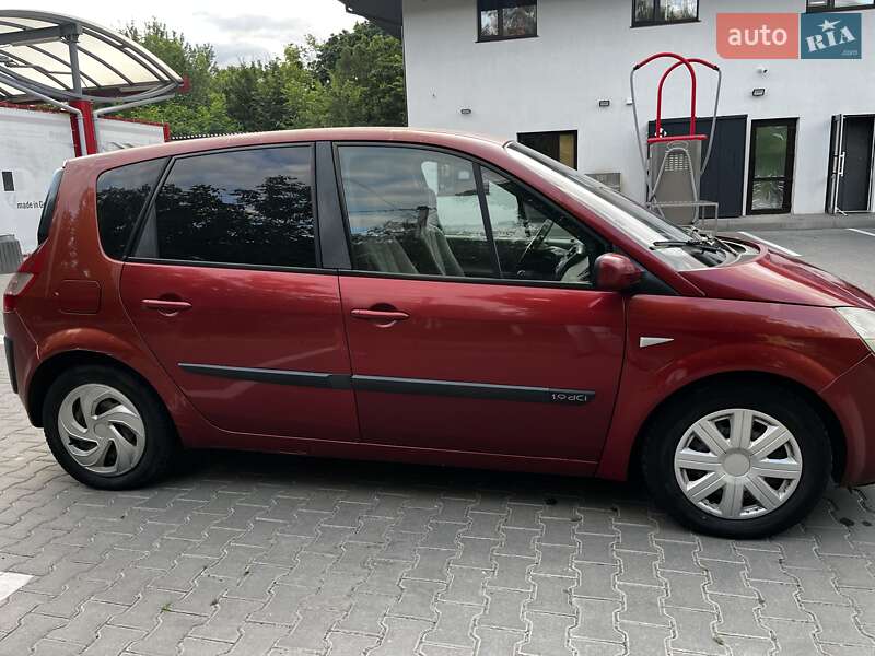 Минивэн Renault Scenic 2005 в Ладыжине