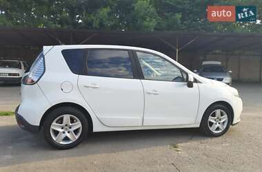 Минивэн Renault Scenic 2015 в 