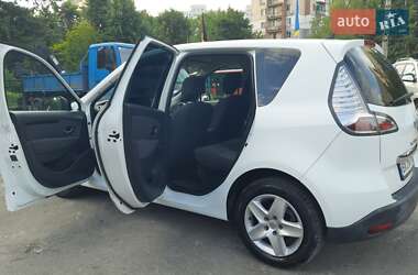Минивэн Renault Scenic 2015 в 