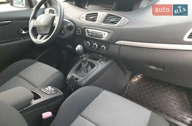 Минивэн Renault Scenic 2015 в 