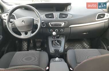 Минивэн Renault Scenic 2015 в 