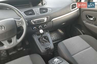 Минивэн Renault Scenic 2015 в 