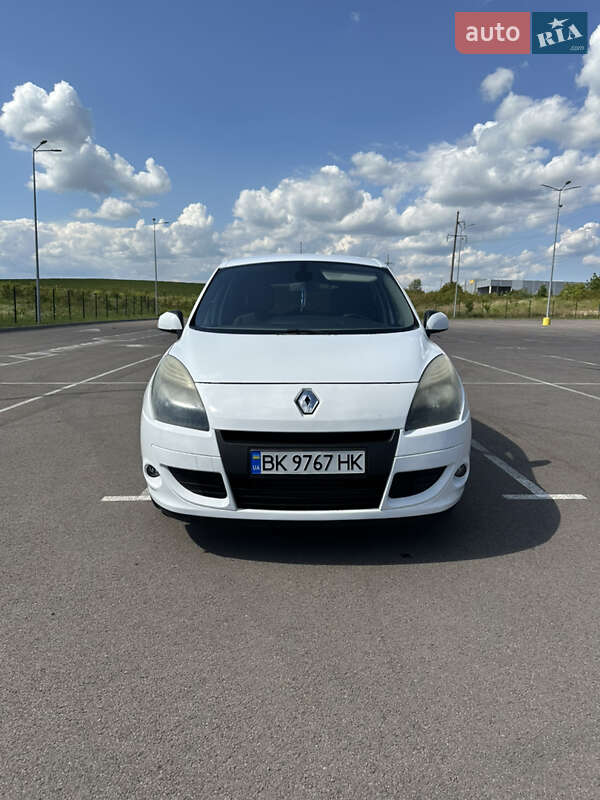 Минивэн Renault Scenic 2011 в Ровно