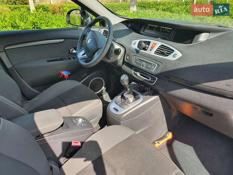 Минивэн Renault Scenic 2009 в Днепре