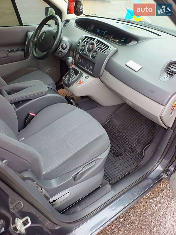 Минивэн Renault Scenic 2007 в Дубно