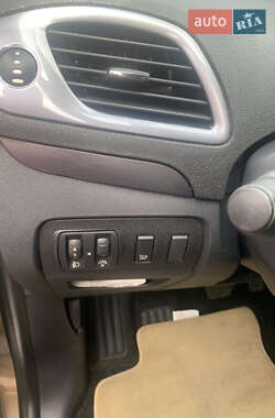Минивэн Renault Scenic 2016 в 
