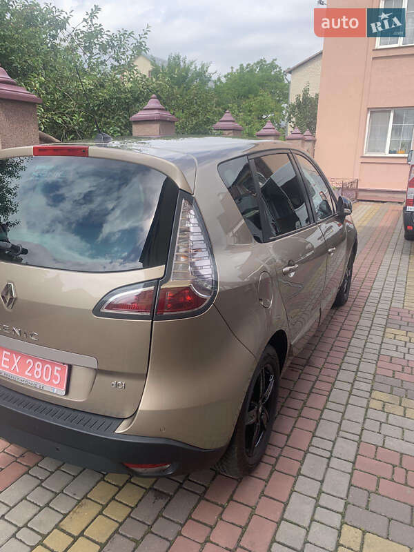 Минивэн Renault Scenic 2016 в Ровно