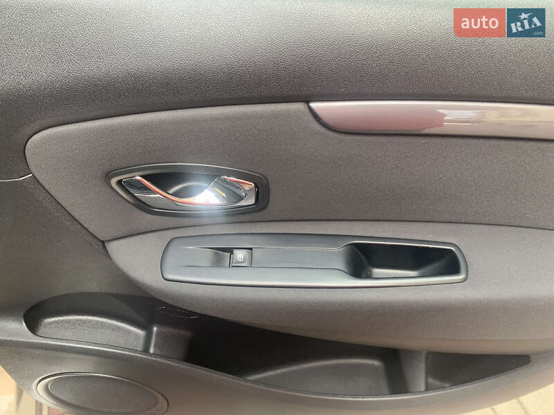 Минивэн Renault Scenic 2016 в Ровно