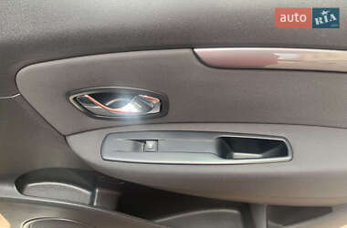 Минивэн Renault Scenic 2016 в 