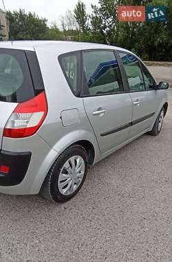 Минивэн Renault Scenic 2005 в 