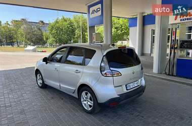Минивэн Renault Scenic 2014 в 